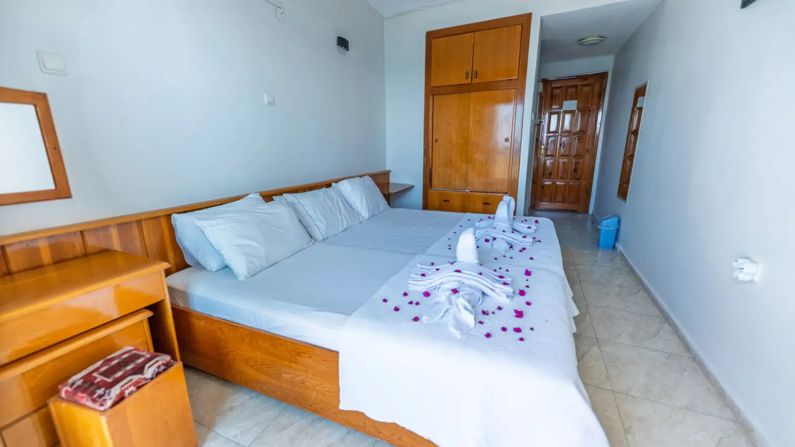 Üç Kişilik Oda Dağ Manzaralı